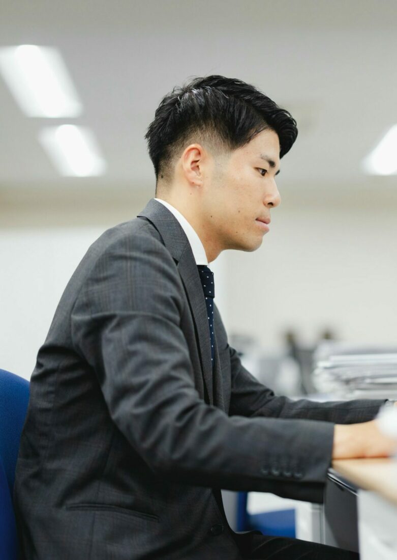 現在の仕事について教えてください。