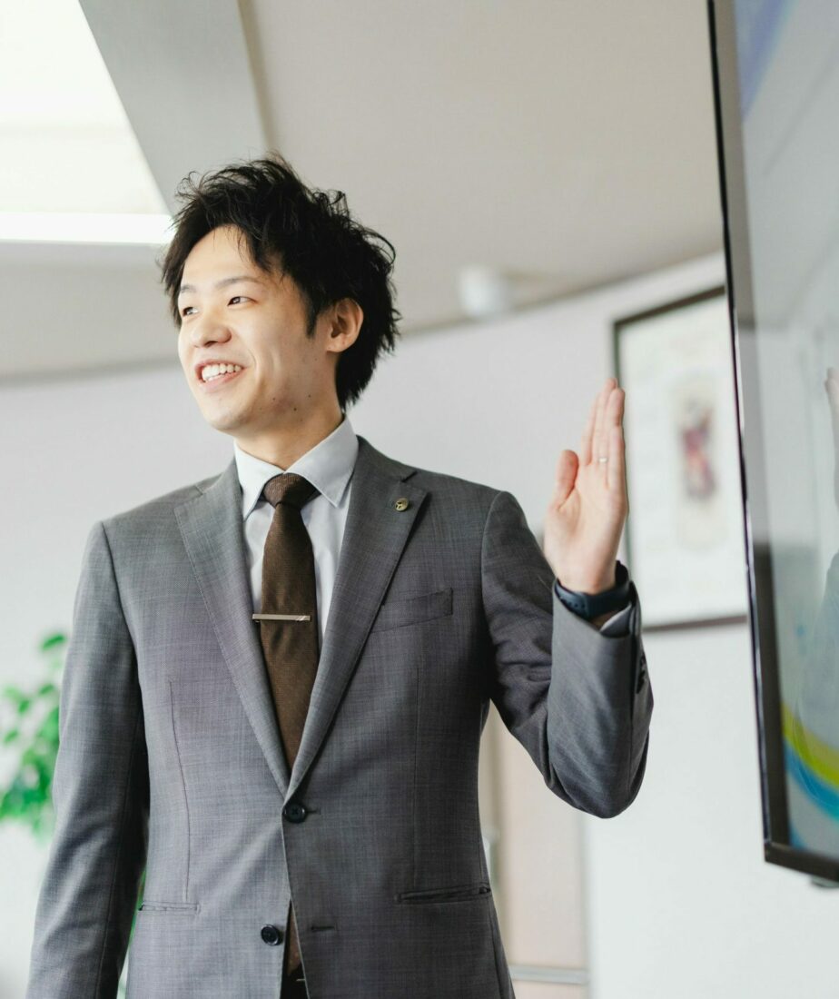 現在の仕事について教えてください。